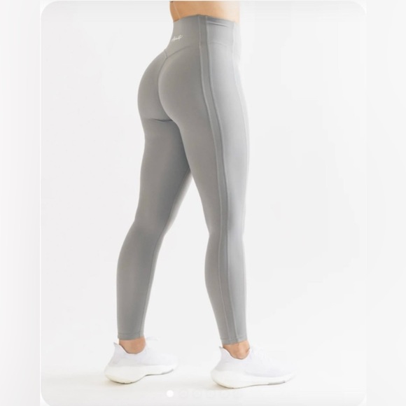 Alphalete pulse kinetic leggings silver sky - Picture 2 of 6